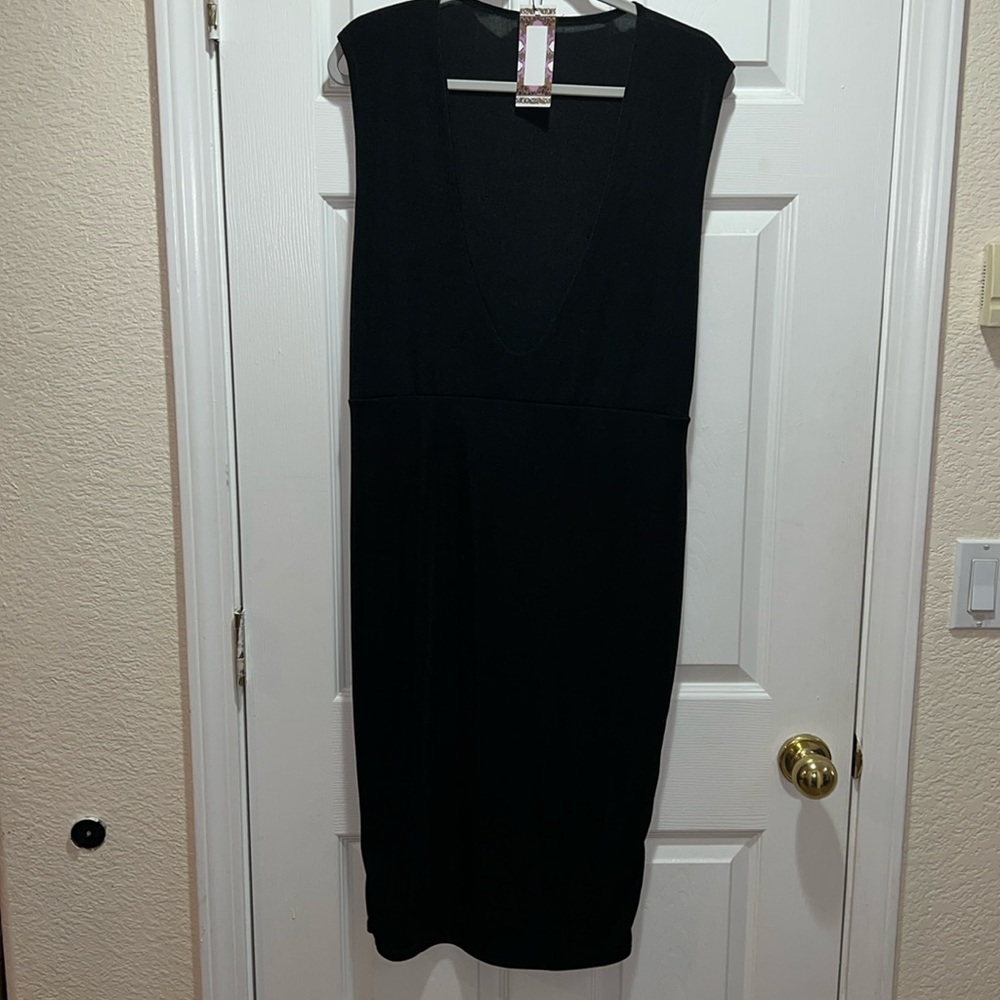 Boohoo dress size 16 DEEP plunge, textured, silky, midi dress BLACK